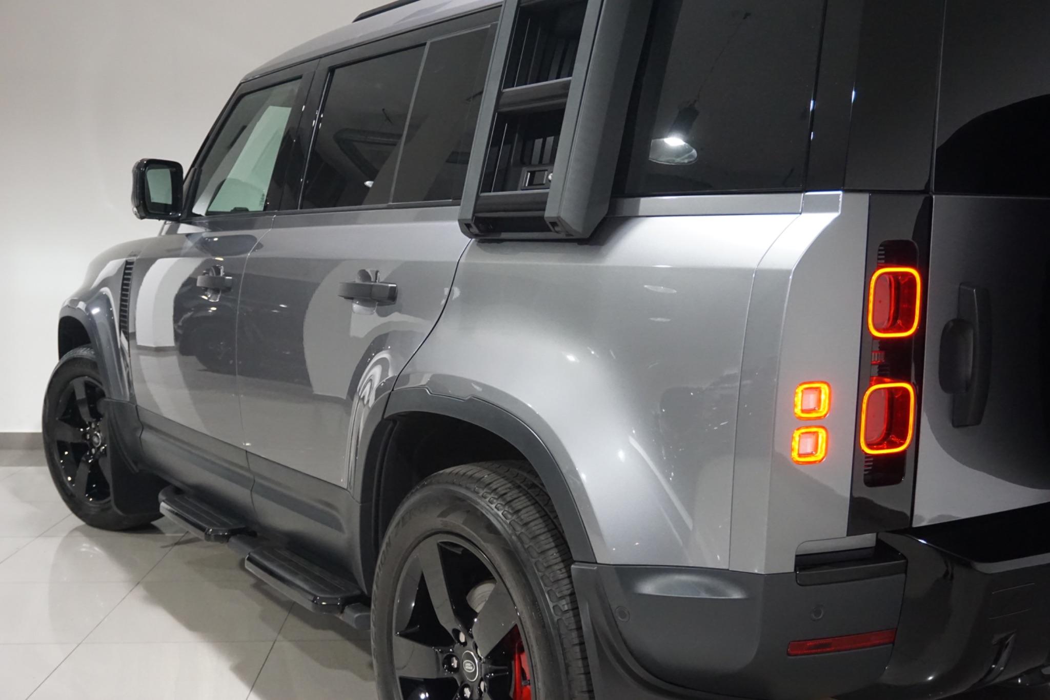 Land Rover Defender 110 3.0 D250 MHEV Hard Top SUV Auto 4WD MWB Euro 6 (s/s) 5dr